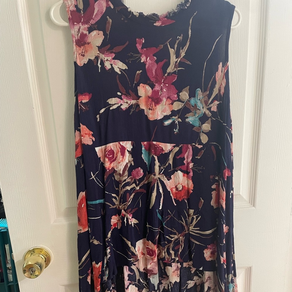 Women’s high low floral top